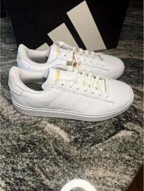 Adidas Grand Court 2.0 White Sneakers Women’s 8.5 White Cloudfoam Comfort NWT